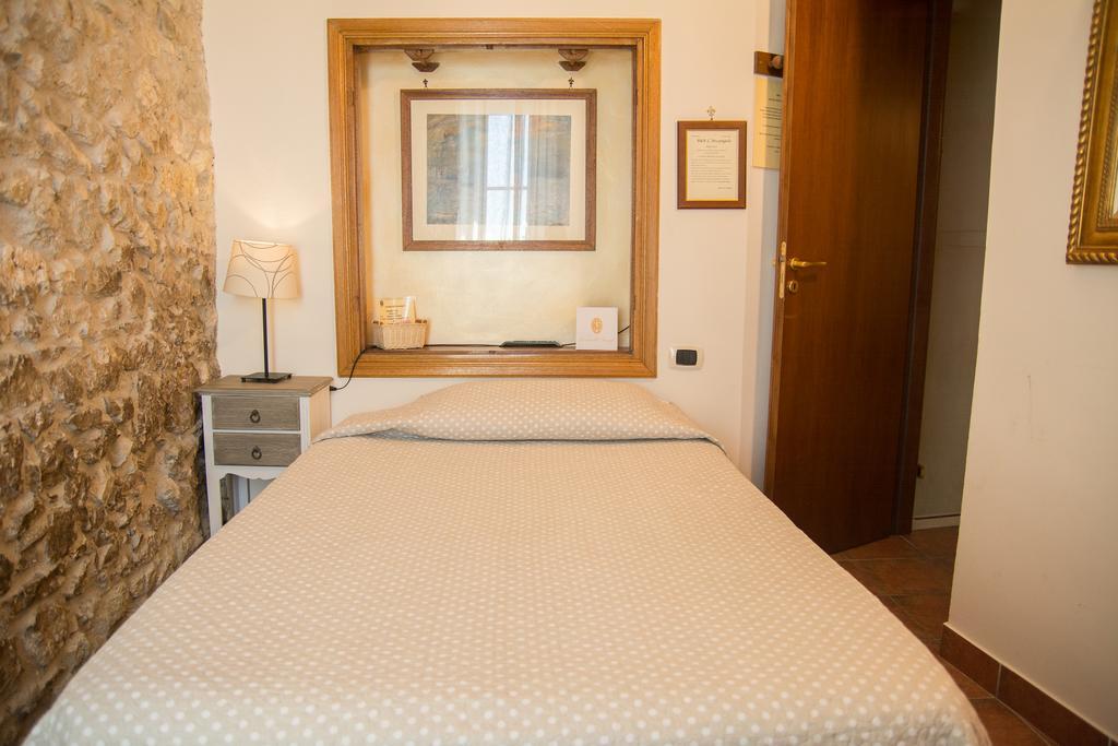 Rocca Massima Locanda Dell'Arcangelo מראה חיצוני תמונה